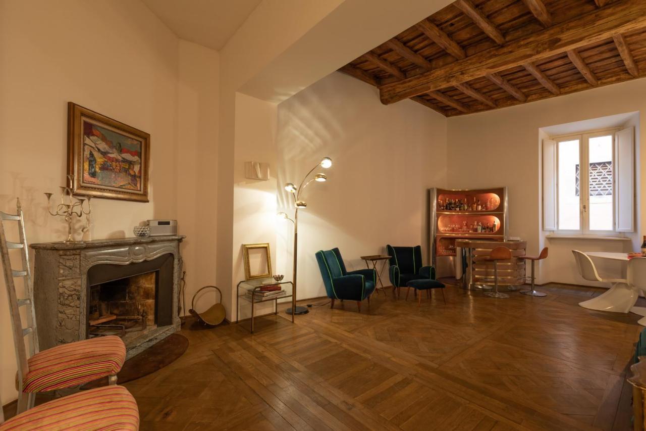 Chic And Style In Historical Via Giulia Apartment Rome Exterior photo